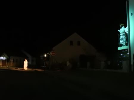 Predstavo Božična noč, smo izjemoma odigrali v Božični vasi Banovci 14